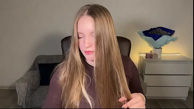 EvaMaddison online show from May 8, 2026, 6:45 pm