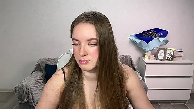 EvaMaddison online show from November 29, 2025, 7:08 am