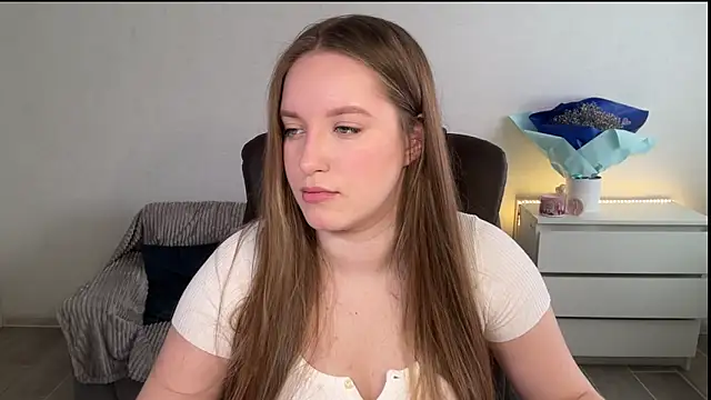 EvaMaddison online show from April 29, 2026, 5:55 am