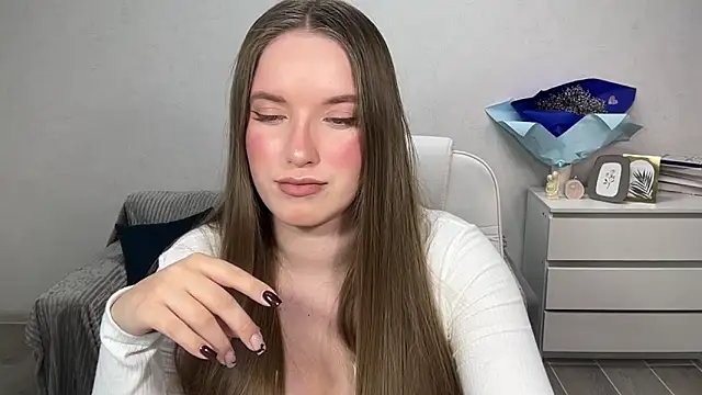 EvaMaddison online show from November 16, 2025, 6:01 pm