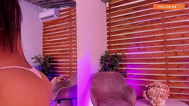  MeganRain online show from November 5, 2025, 9:23 am