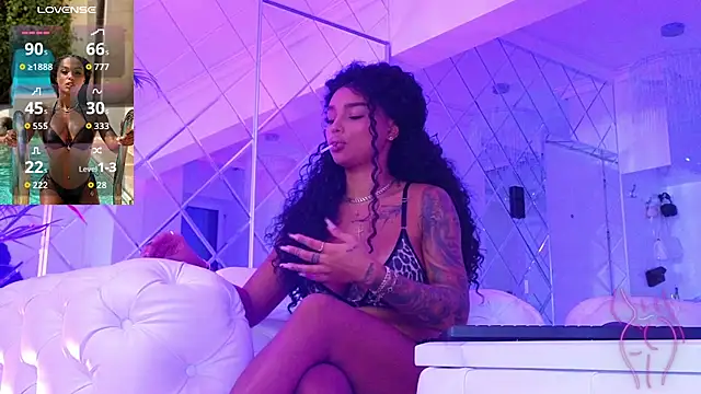 KimiBrown online show from November 25, 2025, 10:15 am