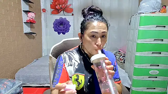 Snapshot of M_e_c_e_l chatting on May 21, 2026, 4:54 am M e c e l online show from May 21, 2026, 4:54 am