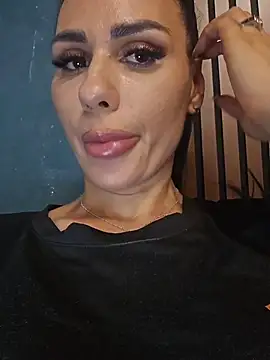 Lorettelorena online show from June 27, 2026, 12:22 pm