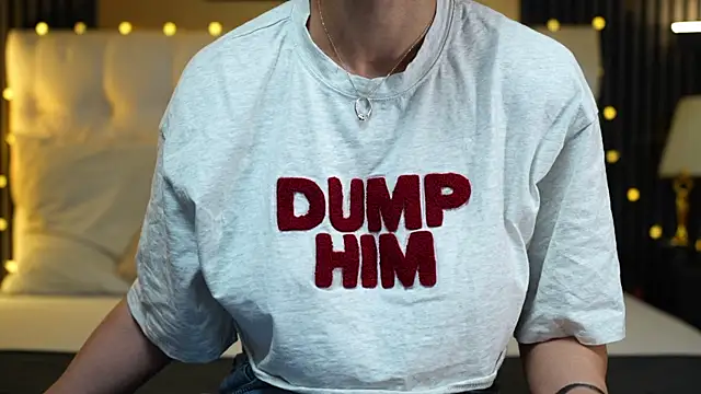 Lorettelorena online show from June 26, 2026, 4:07 am