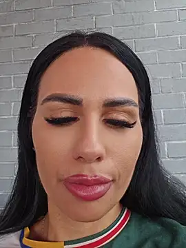 Lorettelorena online show from July 20, 2026, 10:39 am