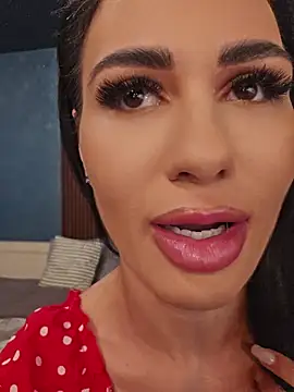 Lorettelorena online show from July 25, 2026, 5:48 am