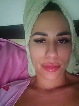 Lorettelorena online show from July 24, 2026, 5:42 pm
