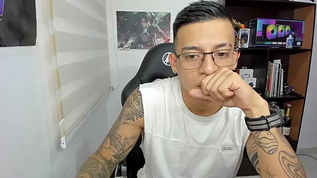 SIXXTOLOVE18 online show from March 4, 2025, 8:49 pm