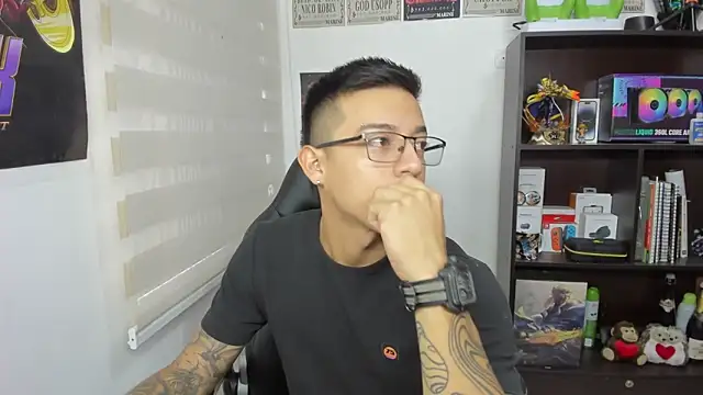 SIXXTOLOVE18 online show from March 8, 2025, 5:01 pm