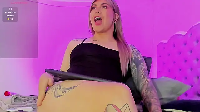 saammii  online show from September 13, 2025, 8:53 pm