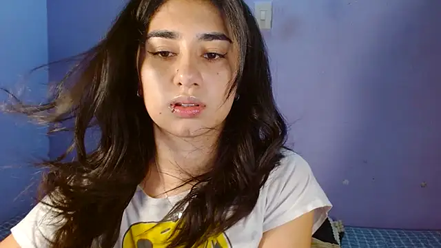 annadu011 online show from October 3, 2025, 11:17 pm