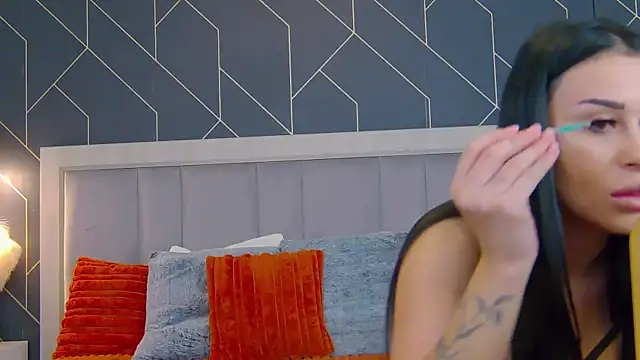 EmyLaveau online show from January 14, 2026, 6:17 am