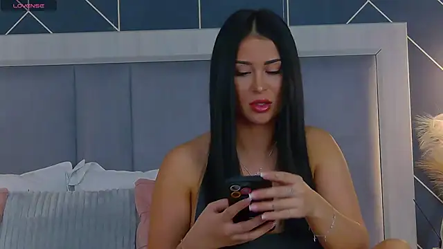 EmyLaveau online show from March 20, 2025, 6:19 am