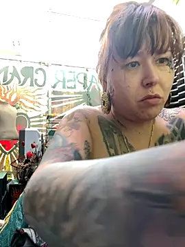 Snapshot of evacheers chatting on September 14, 2025, 3:45 pm evacheers online show from September 14, 2025, 3:45 pm