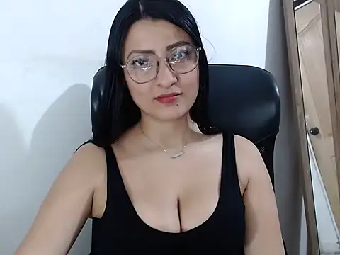 SavannaEvans001 online show from November 12, 2025, 9:51 pm