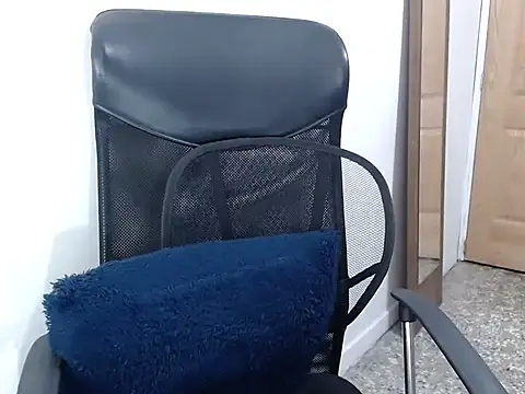 SavannaEvans001 online show from September 15, 2025, 11:05 pm