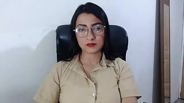 SavannaEvans001 online show from September 30, 2025, 4:40 am