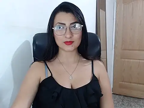 SavannaEvans001 online show from September 12, 2025, 7:46 pm