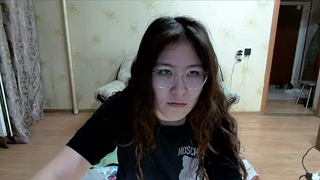 Riz girl online show from March 9, 2026, 4:43 pm