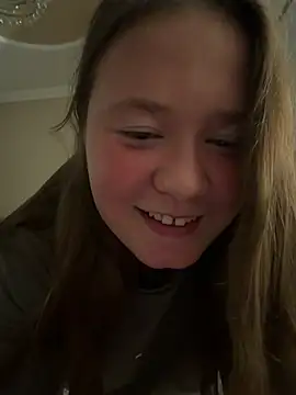Snapshot of remirann_ chatting on June 21, 2026, 12:11 pm remirann online show from June 21, 2026, 12:11 pm