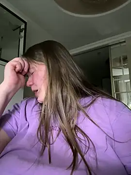 Snapshot of remirann_ chatting on January 4, 2025, 5:58 pm remirann online show from January 4, 2025, 5:58 pm