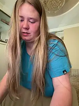 Snapshot of remirann_ chatting on June 30, 2026, 11:43 am remirann online show from June 30, 2026, 11:43 am