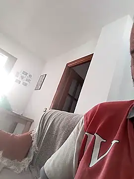 juandi21cm online show from November 18, 2025, 3:26 pm