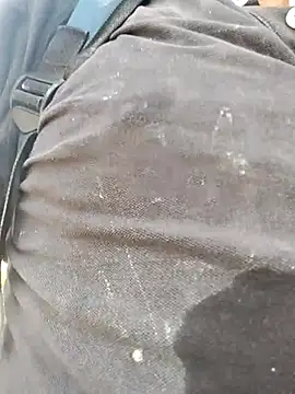 juandi21cm online show from October 6, 2025, 2:07 pm