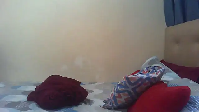 Snapshot of Sweetslender chatting on October 13, 2025, 8:38 am Sweetslender online show from October 13, 2025, 8:38 am