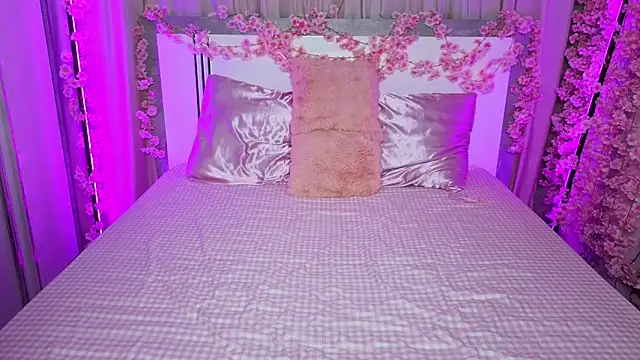 LilyStarlight online show from June 4, 2026, 3:44 am