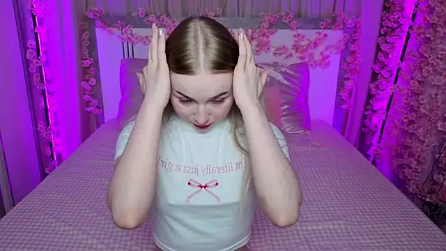 LilyStarlight online show from June 3, 2026, 3:18 am