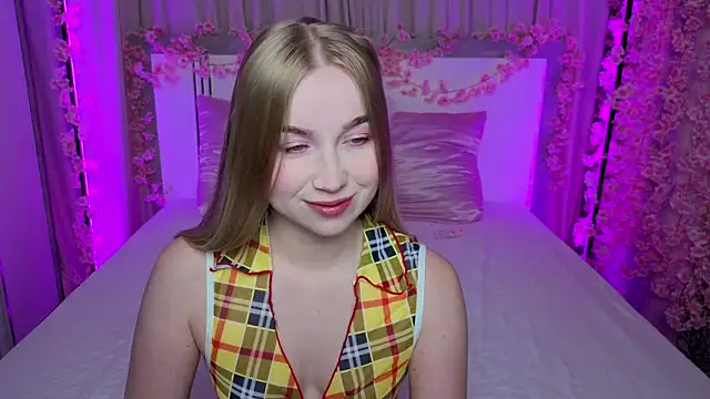 LilyStarlight online show from July 12, 2026, 3:51 am