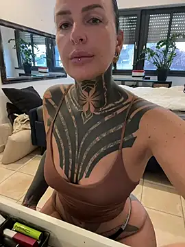 InkedBiitch online show from August 4, 2026, 4:50 am