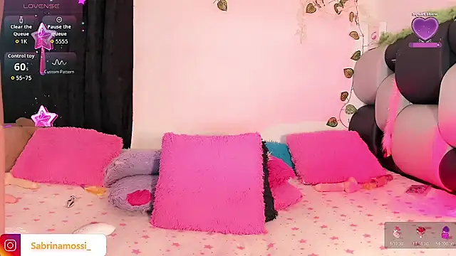 sabrinamossii online show from May 17, 2026, 6:08 pm