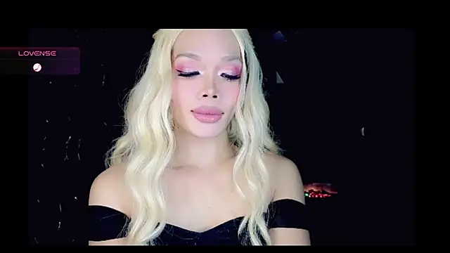 Snapshot of sugar_bbyxx chatting on June 19, 2026, 12:27 am sugar bbyxx online show from June 19, 2026, 12:27 am