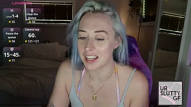 ursluttygf online show from June 19, 2026, 4:24 pm