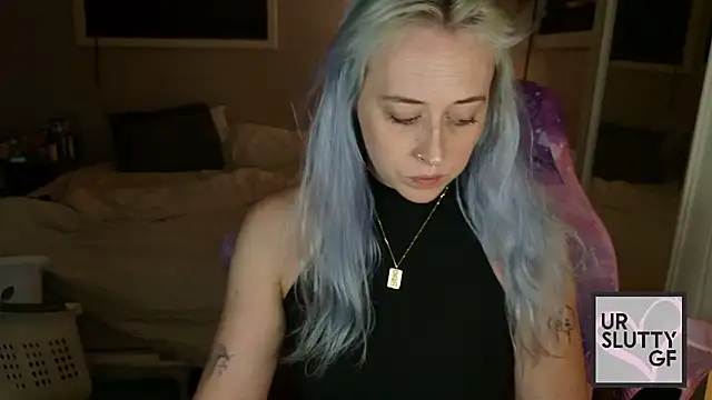 ursluttygf online show from June 25, 2026, 1:58 am