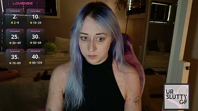 ursluttygf online show from May 19, 2026, 3:19 pm
