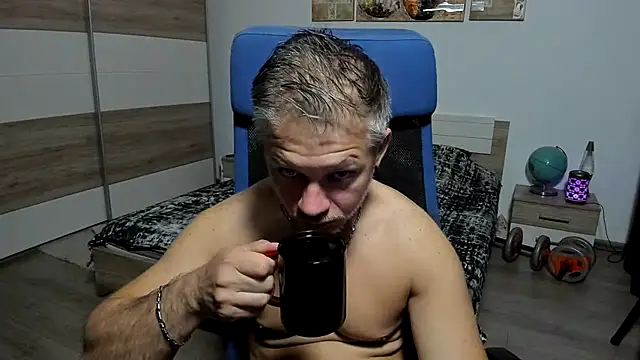 RobbyShawz online show from July 14, 2026, 4:06 am