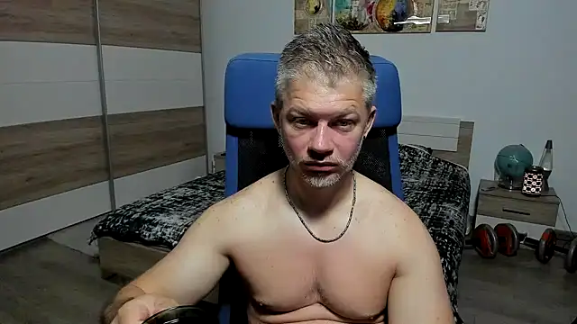 RobbyShawz online show from June 24, 2026, 4:44 am