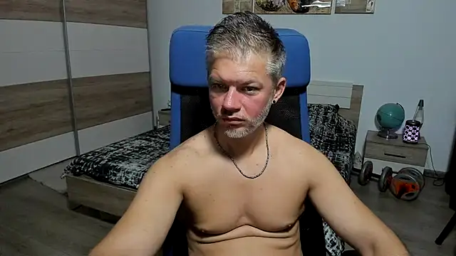 RobbyShawz online show from July 15, 2026, 4:52 am