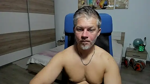 RobbyShawz online show from July 28, 2026, 4:42 am
