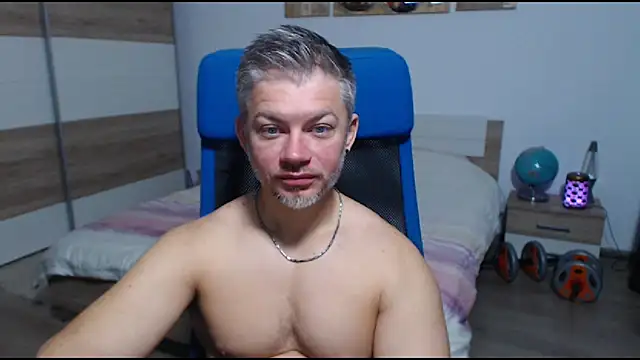 RobbyShawz online show from September 30, 2025, 4:07 am