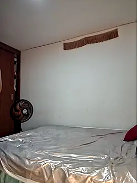 Natashariley1 online show from December 7, 2024, 9:33 am