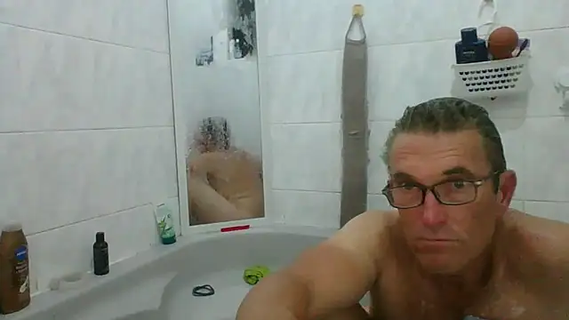 Snapshot of xykenrah@xh chatting on December 21, 2025, 8:20 pm xykenrahxh online show from December 21, 2025, 8:20 pm