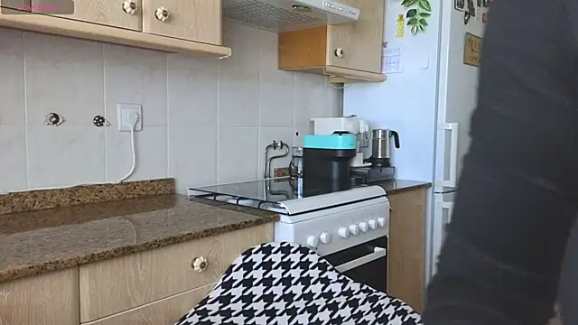 Snapshot of Lunamix chatting on March 11, 2026, 12:43 pm Lunamix online show from March 11, 2026, 12:43 pm