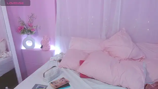 Snapshot of Sweetcristin chatting on June 20, 2026, 2:27 am Sweetcristin online show from June 20, 2026, 2:27 am