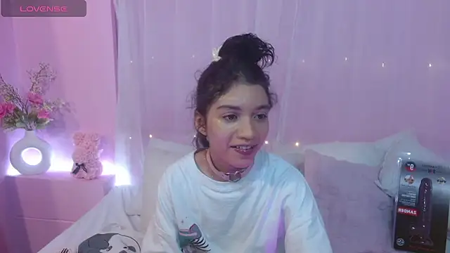 Snapshot of Sweetcristin chatting on June 19, 2026, 2:28 am Sweetcristin online show from June 19, 2026, 2:28 am