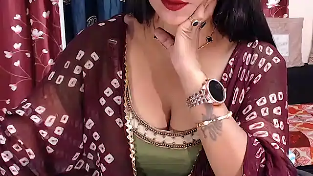 Snapshot of Naiaa-mylove chatting on June 13, 2026, 6:33 am Naiaa-mylove online show from June 13, 2026, 6:33 am